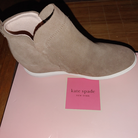 Kate Spade Wilkes Sneaker - Picture 1 of 8